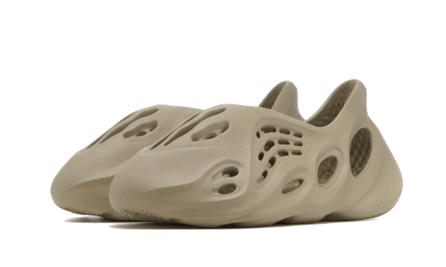 Yeezy Foam RNNR Stone Salt